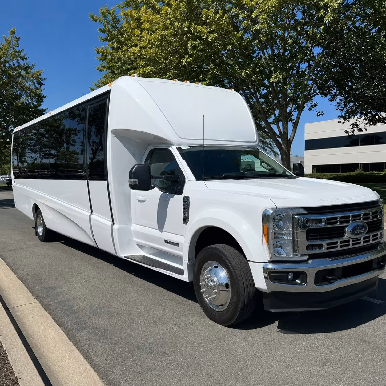 rosemead 15 passenger minibus rental
